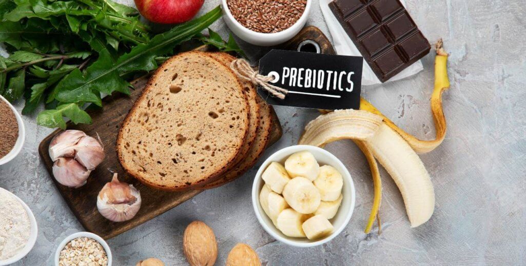 Best sources of prebiotic on light background.