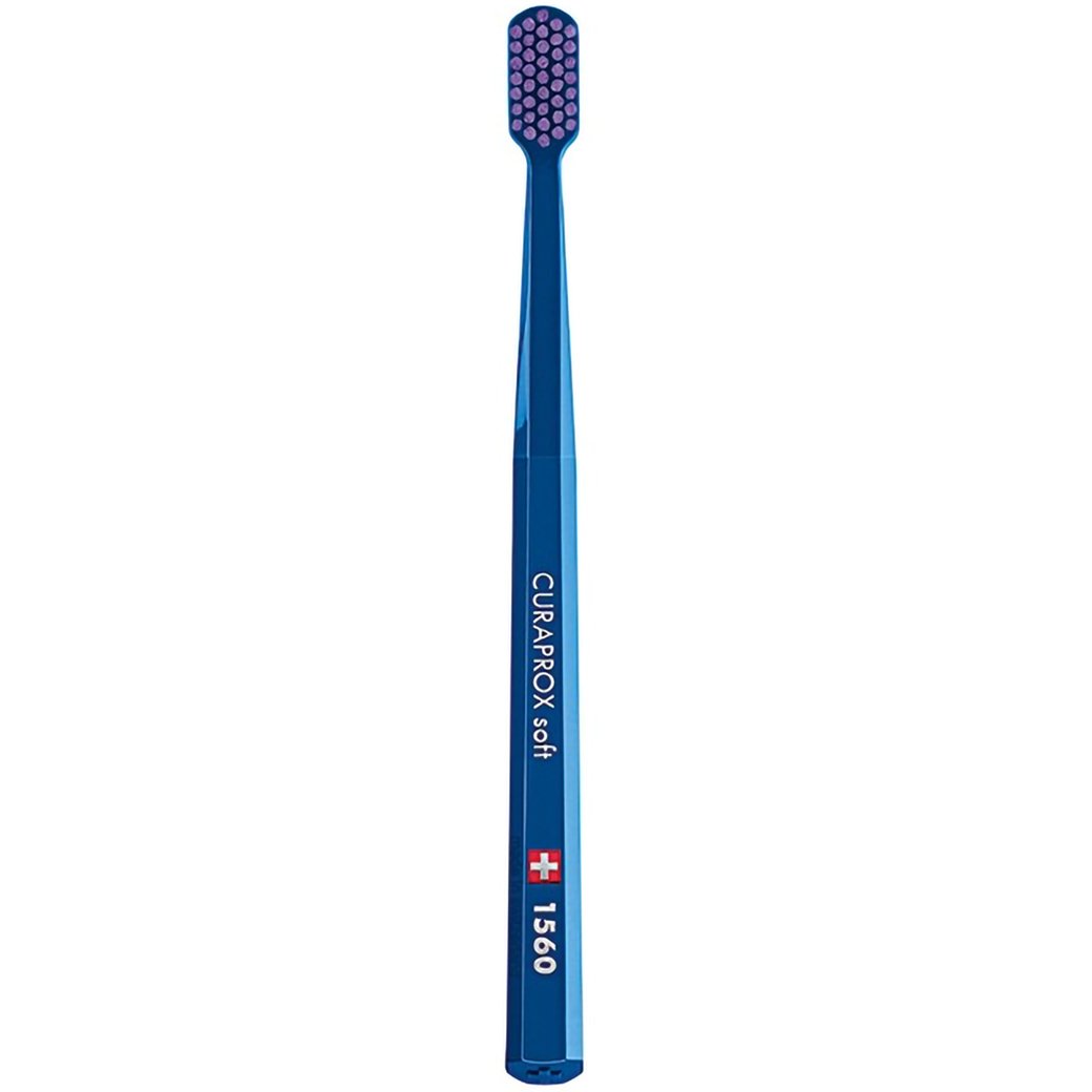 Curaprox CS 1560 Soft Toothbrush Χειροκίνητη Οδοντόβουρτσα με Μαλακές Ίνες για Βαθύ Καθαρισμό 1 Τεμάχιο - Σκούρο Μπλε / Μωβ