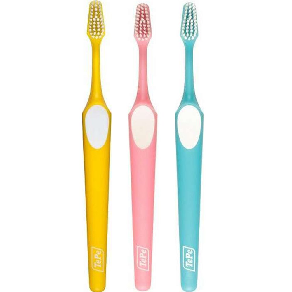 Tepe Tepe Supreme Soft Toothbrush Μαλακή Οδοντόβουρτσα που Διαθέτει Εργονομική Λαβή & Ίνες 2 Επιπέδων για Βελτιωμένη Προσπέλαση 3 Τεμάχια - Κίτρινο / Ροζ/ Γαλάζιο
