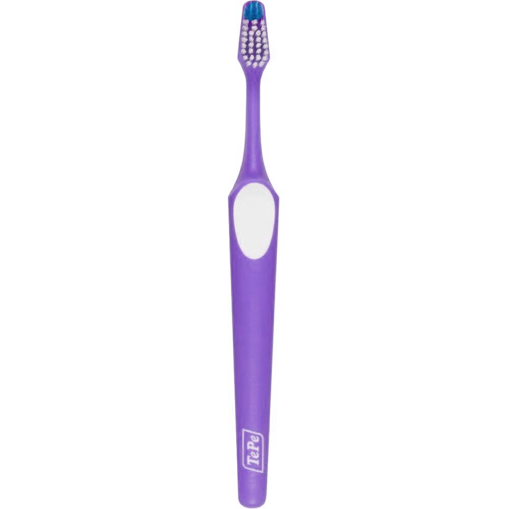 TePe Nova Medium Toothbrush Οδοντόβουρτσα Μέτριας Σκληρότητας που Διευκολύνει την Πρόσβαση στα Πίσω Δόντια & Κωνική Κεφαλή, 1 Τεμάχιο Μωβ