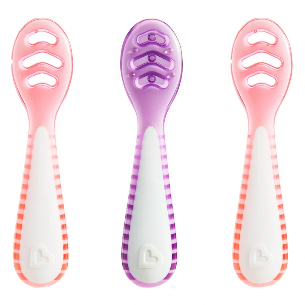 Munchkin Munchkin Gentle Dip Multistage First Spoons 4m+ Βρεφικά Κουτάλια Πολλαπλών Σταδίων Ιδανικά για Αραιούς Πουρέδες & Ημι-στερεά Φαγητά 3 Τεμάχια - Μωβ / Ροζ