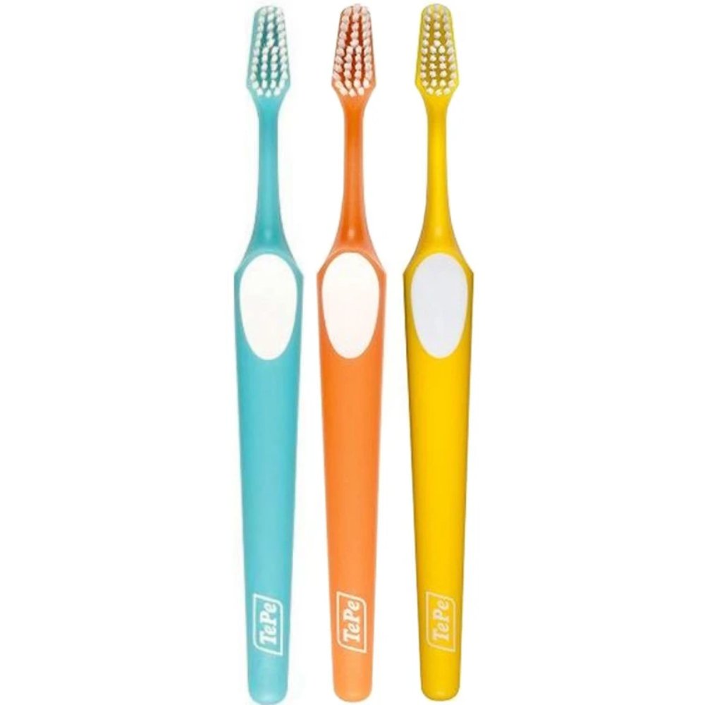 Tepe Supreme Soft Toothbrush Μαλακή Οδοντόβουρτσα που Διαθέτει Εργονομική Λαβή & Ίνες 2 Επιπέδων για Βελτιωμένη Προσπέλαση 3 Τεμάχια, Γαλάζιο - Πορτοκαλί - Κίτρινο 