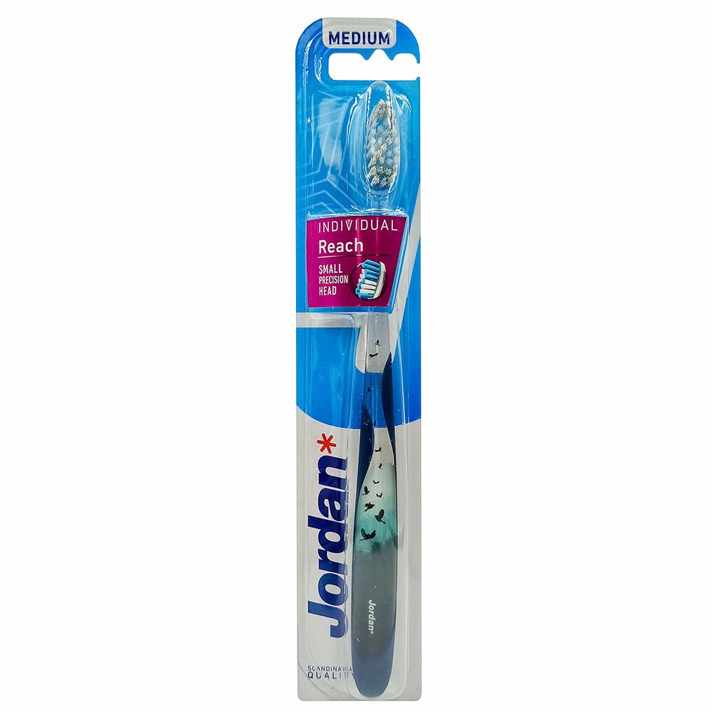 Jordan Individual Reach Medium Toothbrush Μέτρια Οδοντόβουρτσα με Εργονομική Λαβή για Βαθύ Καθαρισμό 1 Τεμάχιο Κωδ 310040 – Μπλε